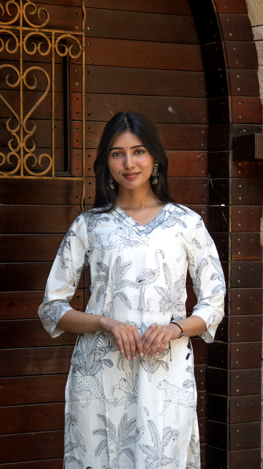 Aabroo Aangan Block Kurta